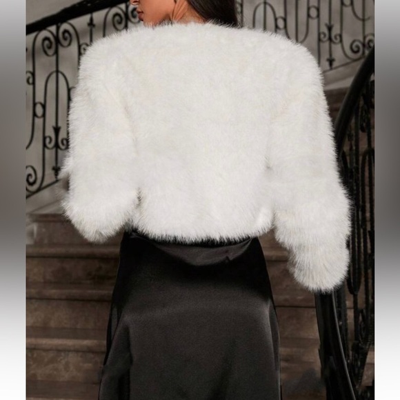 Luxe apricot open front vegan fur coat - Picture 4 of 6